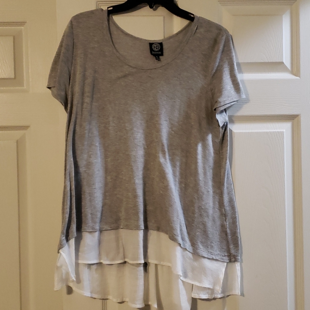 Bobeau Soft Gray shirt with buttons detail/hem